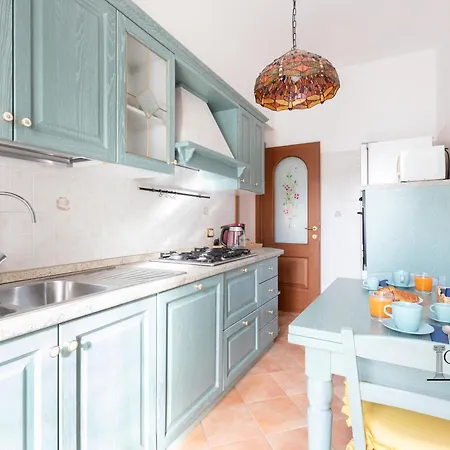Guest house Caput Mundi - 100mt To Metro A, Terrace, A-c, 15 Min To Center Rome