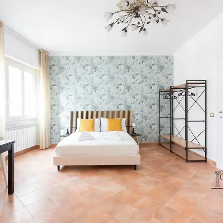 Caput Mundi - 100mt To Metro A, Terrace, A-c, 15 Min To Center Affittacamere *