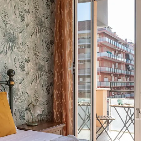 Caput Mundi - 100mt To Metro A, Terrace, A-c, 15 Min To Center Affittacamere *
