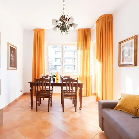 Affittacamere Caput Mundi - 100mt To Metro A, Terrace, A-c, 15 Min To Center Roma