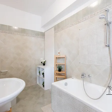 Caput Mundi - 100mt To Metro A, Terrace, A-c, 15 Min To Center * Rome