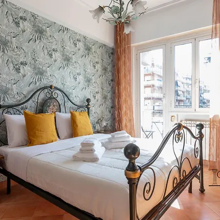 Guest house Caput Mundi - 100mt To Metro A, Terrace, A-c, 15 Min To Center Rome