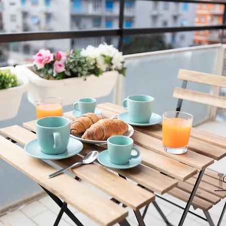 Caput Mundi - 100mt To Metro A, Terrace, A-c, 15 Min To Center 4* Rome